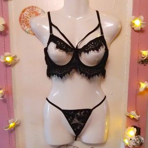 Gladiolus (S) Peekaboo Lingerie in Black Floral Lace